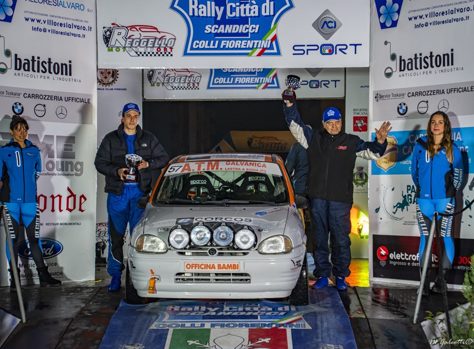 Premiazione di Gabriele Sacchi e Alessio con l'Opel Corsa
